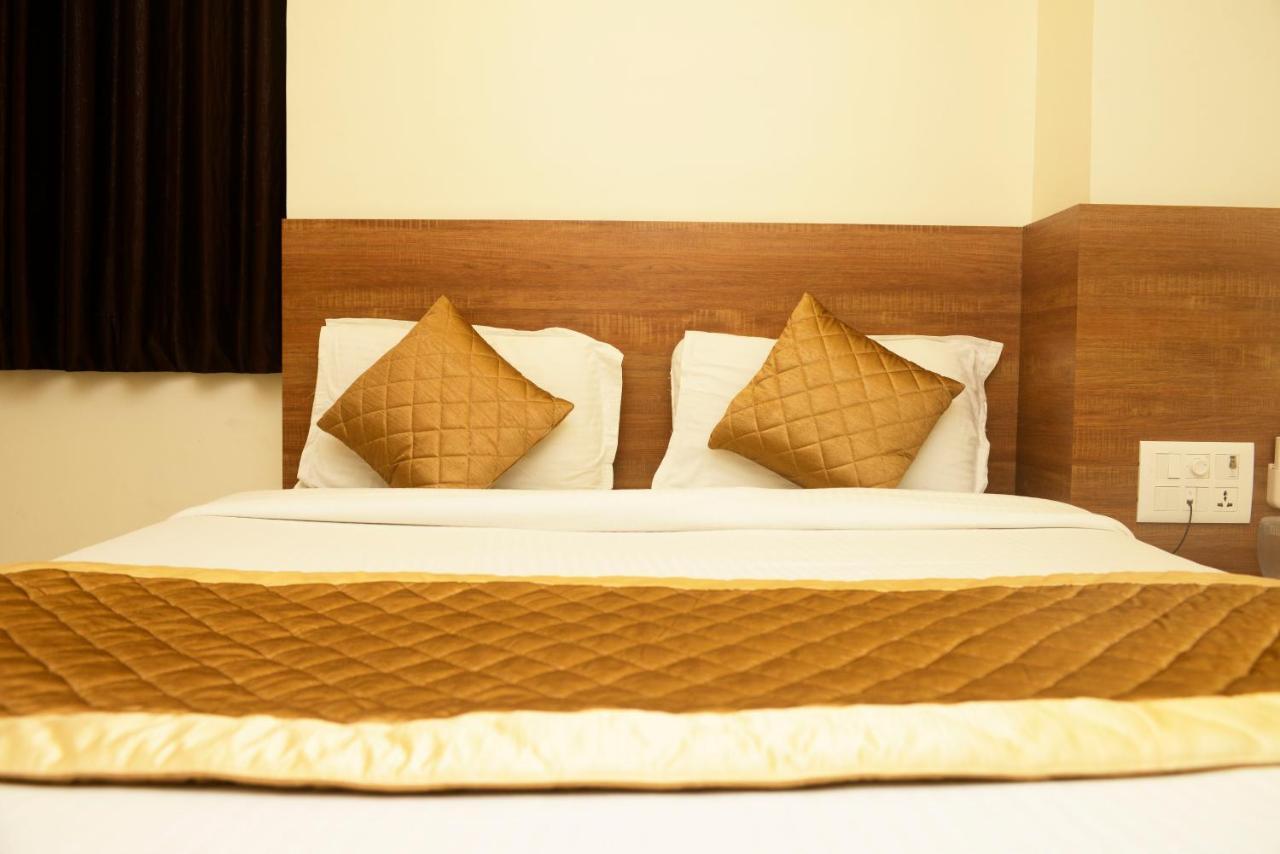 Hotel Ashyana - Near To Grant Road Station Βομβάη Εξωτερικό φωτογραφία