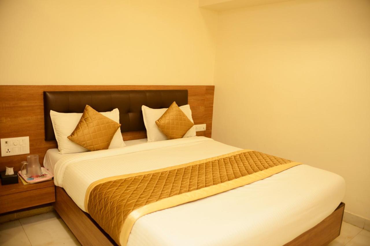 Hotel Ashyana - Near To Grant Road Station Βομβάη Εξωτερικό φωτογραφία
